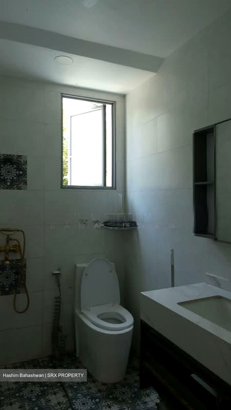 Peakview Estate (D16), Terrace #554148031